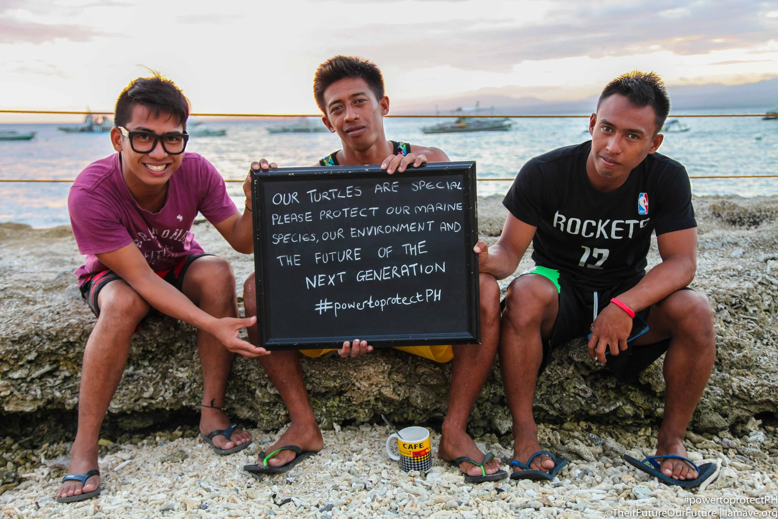  Apo Island community members 