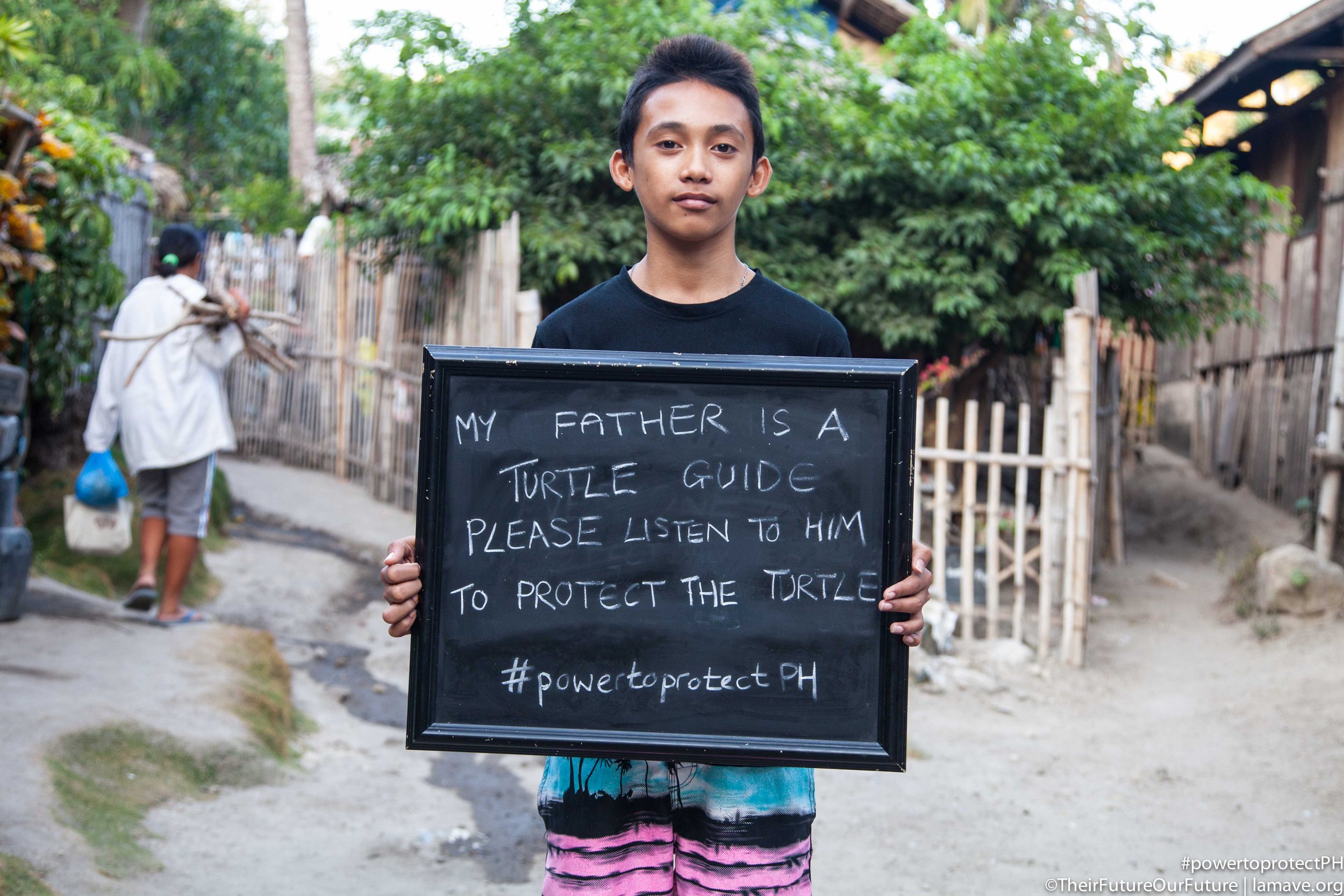  Apo Island community member 