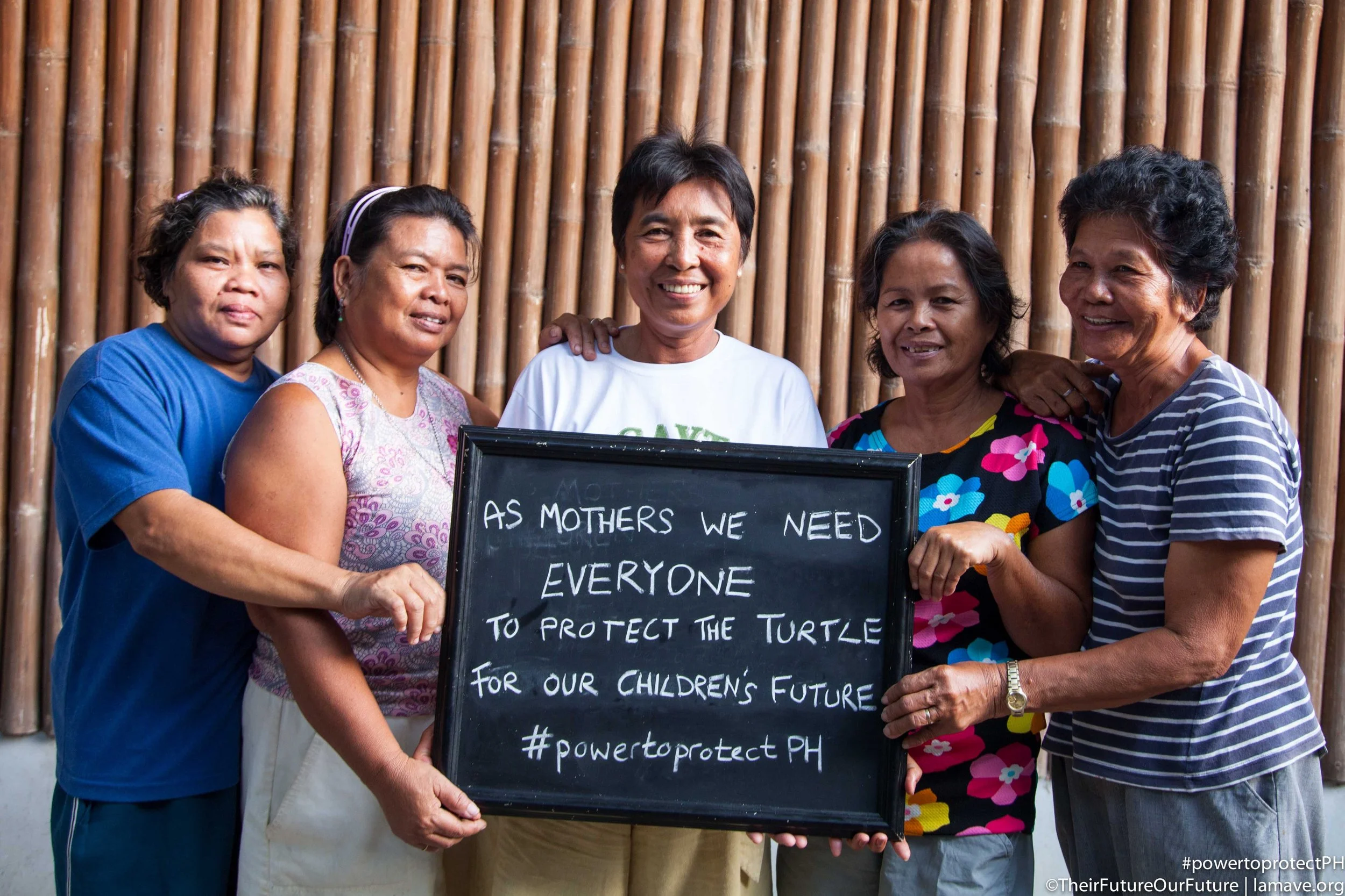  Apo Island community members 