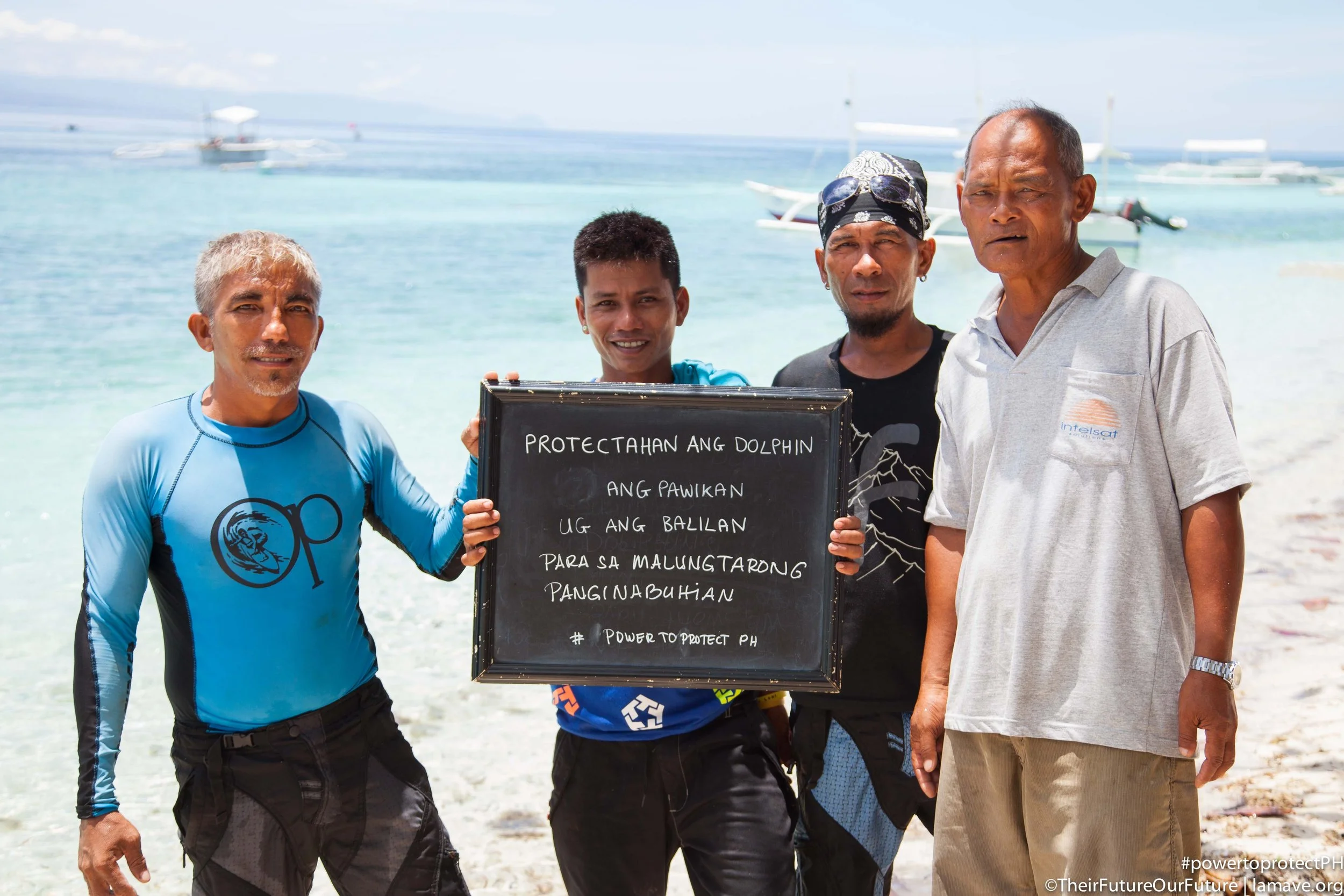  Pamilacan Island community members 