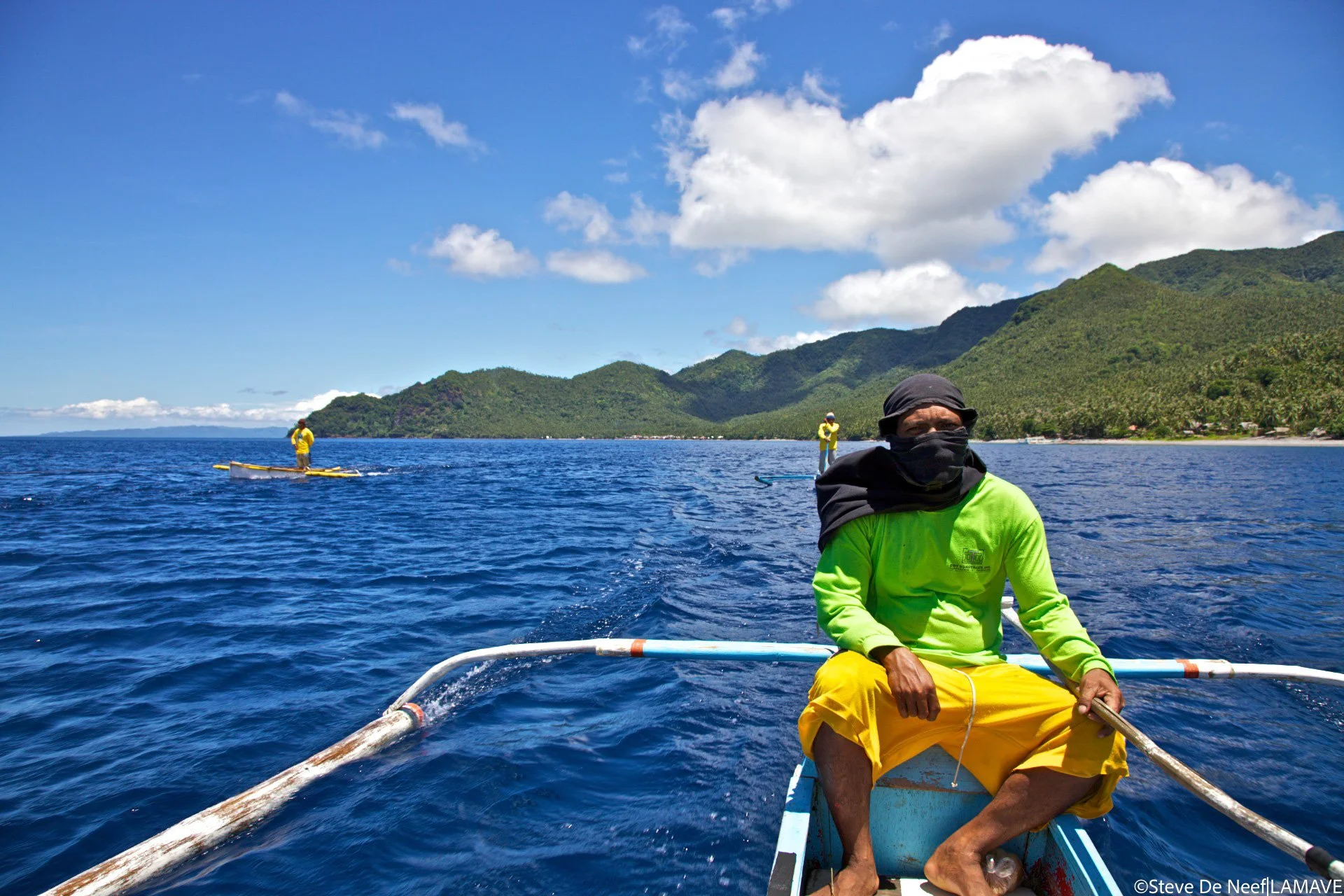  KASWAK whale shark tour operators head out to look for whale sharks 