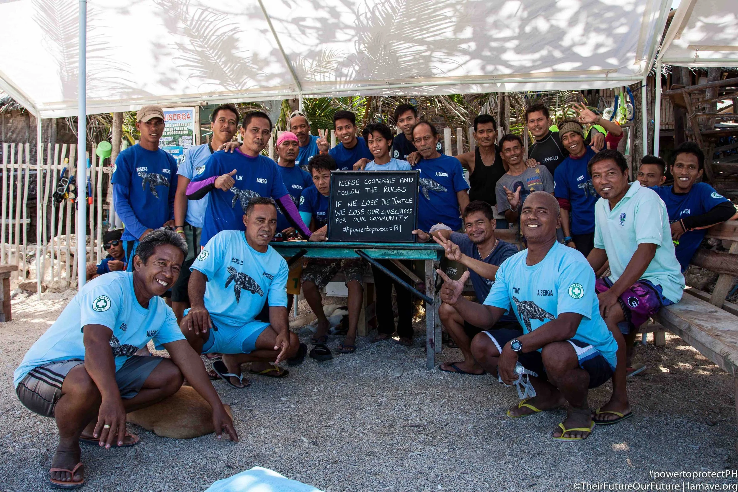  Apo Island community members 