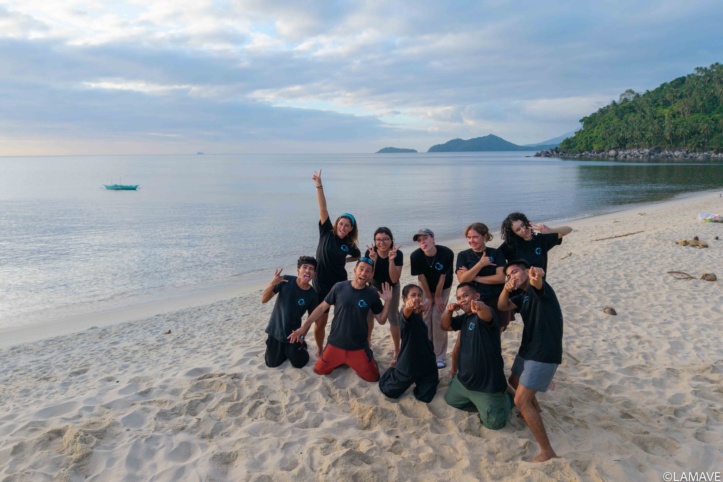 volunteer-lamave-research-conservation-philippines-credit-sally-snow-lamave-1.jpg