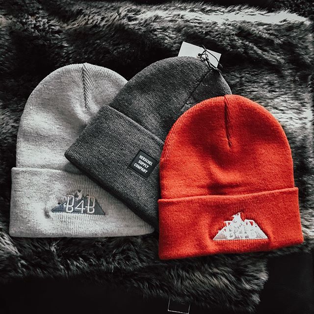 Toques + Hats + Kids Longsleeves //
.
.
.
Are you looking for Christmas gifts ? Our toques have been stocked @local.supply.co and hats + kids long sleeves will be coming soon! Support your local ⛷ and🏂 this season.