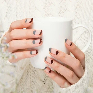 negative-space-manicure.jpg