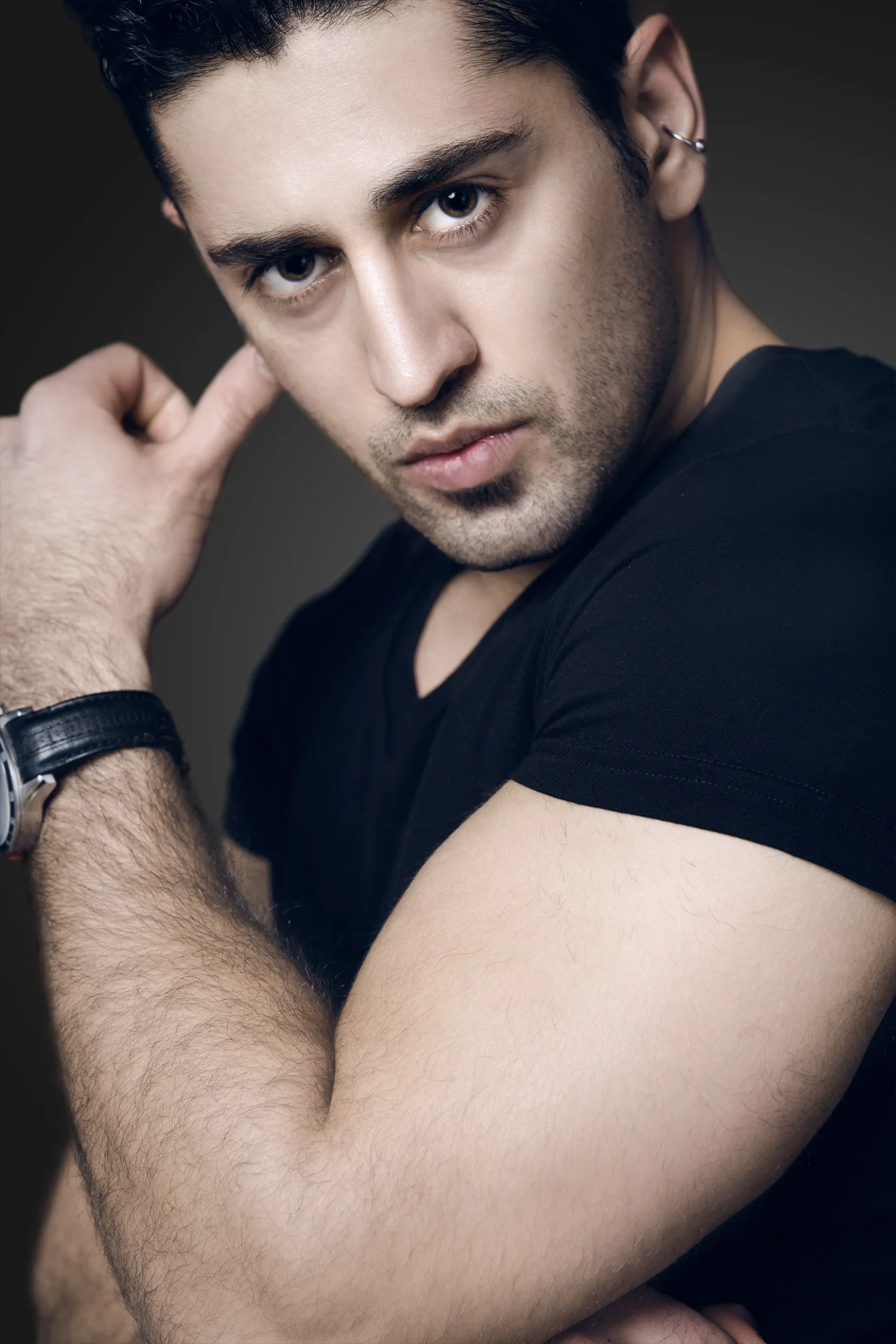 peyman-in-black-side-anfle-rgb.jpg