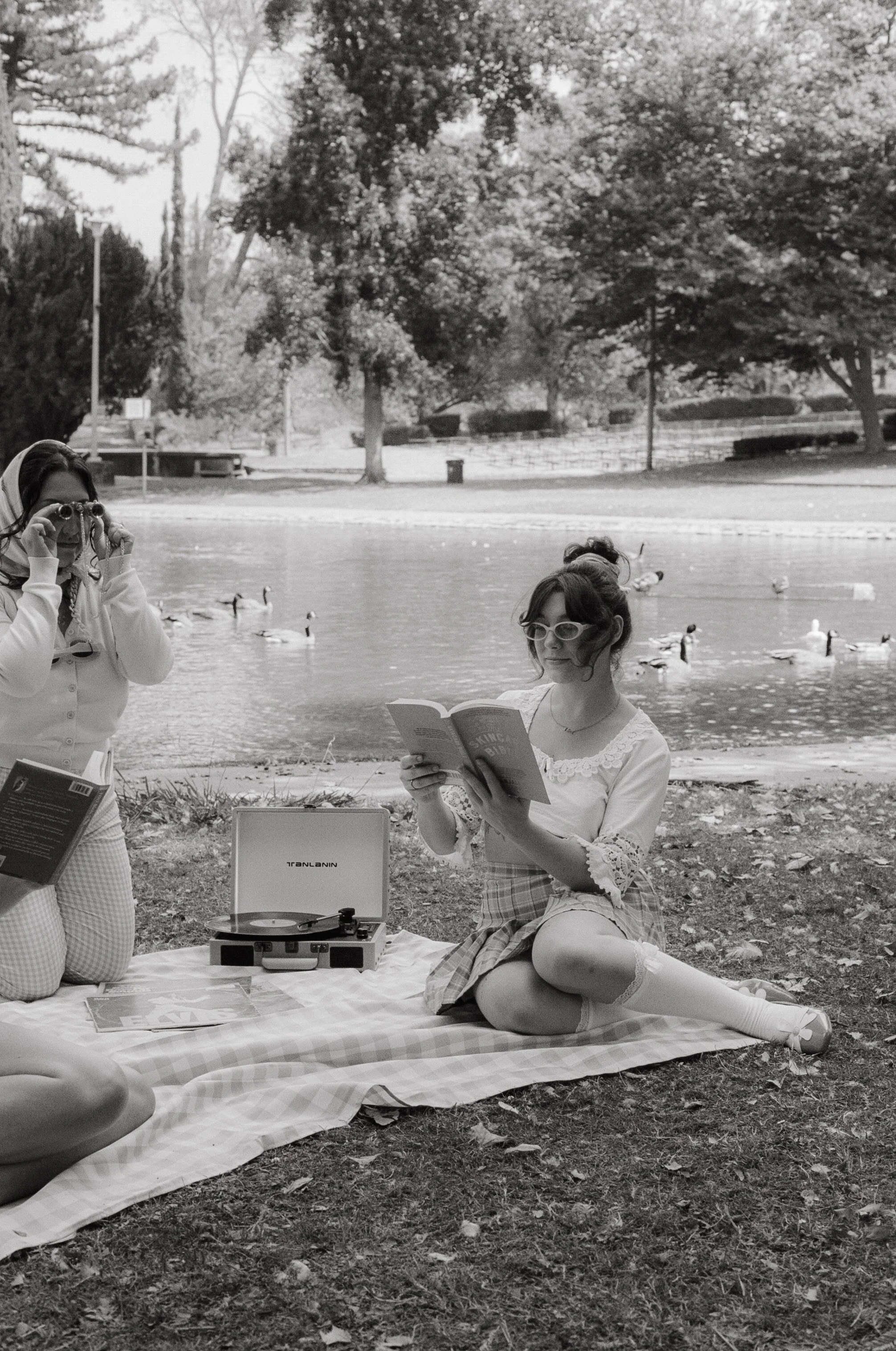 Dirty Bird Goes Bird Watching Film 152.jpg