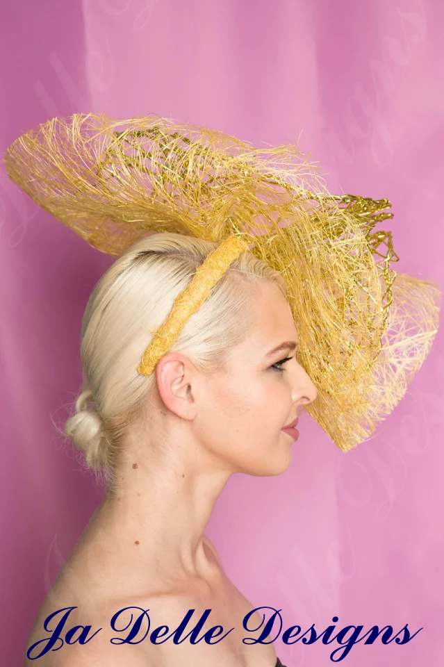 W Gold Metallic R.jpg