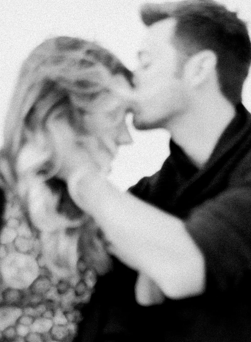 santorini-engagement-photos-greece-contax-645-15-min.jpg