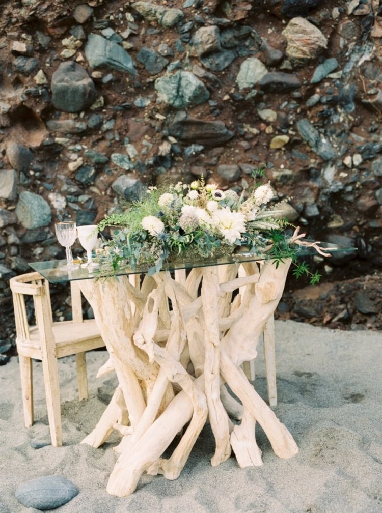 sweetheart-table-ideas-for-wedding-receptions-5-min.jpg