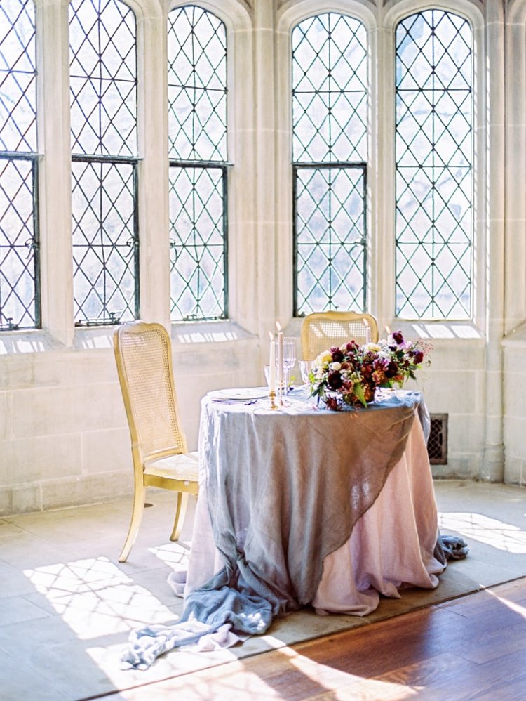 sweetheart-table-ideas-for-wedding-receptions-min.jpg