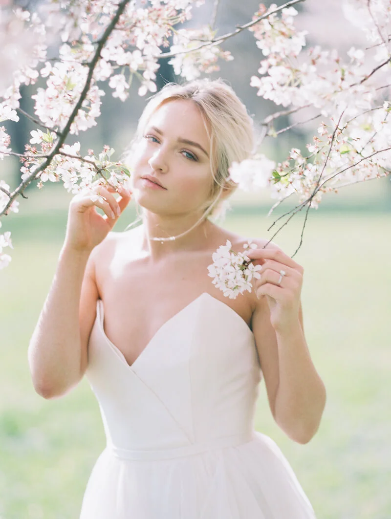 ethereal-blossom-bridal-portraits-fine-art-film-12.jpg