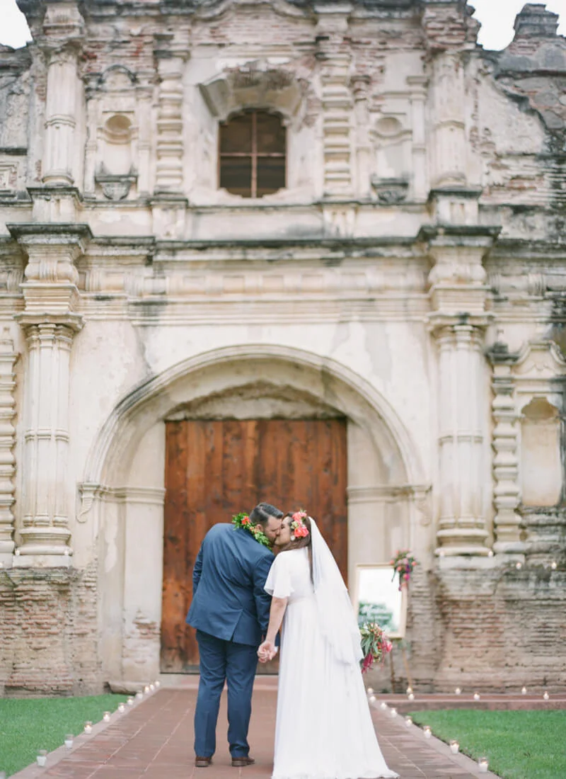 antigua-guatemala-wedding-fine-art-film-26.jpg