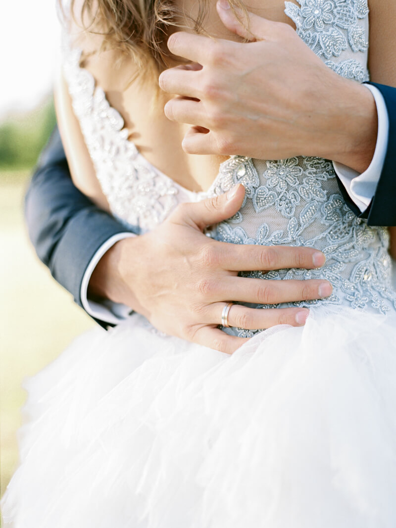 elegant-blue-wedding-inspo-14.jpg