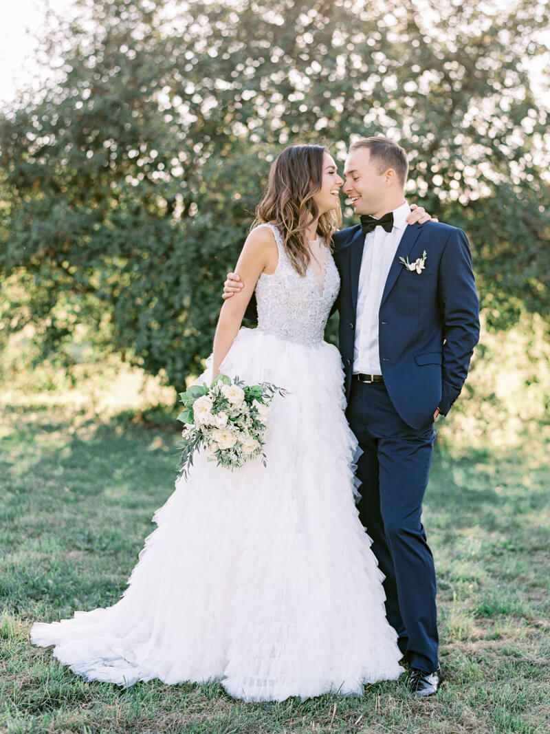 elegant-blue-wedding-inspo-11.jpg