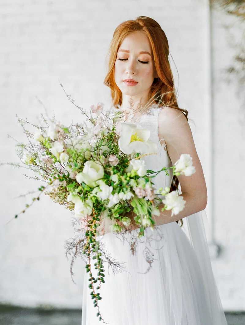 minimalist-celestial-wedding-inspo-2.jpg