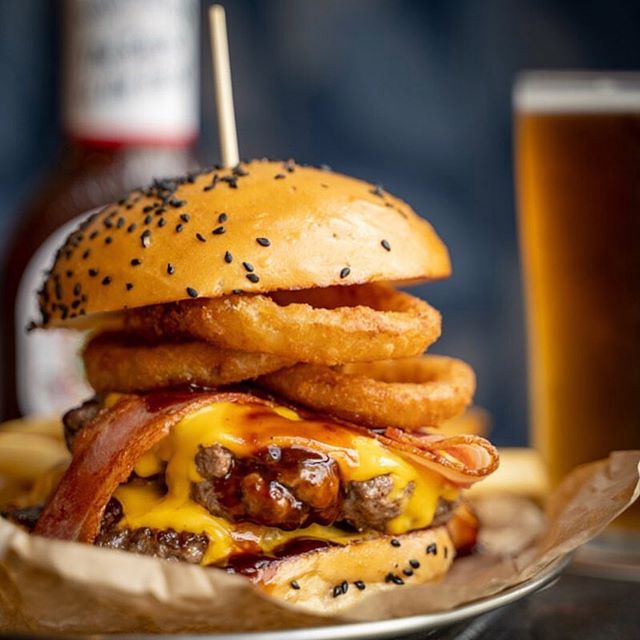 National cheeseburger day is coming! This Wednesday 18th September.

Come see us about a burger fix @maltbarrelbistro inside @clubrivers 
#maltbarrelcharandbar #clubrivers #nationalcheeseburgerday