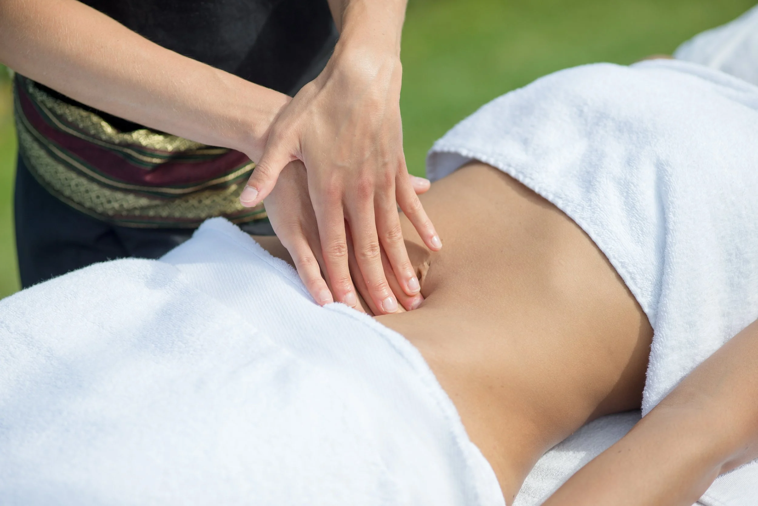 Elodie-BIHAI-massage abdominal-biarritz.jpg
