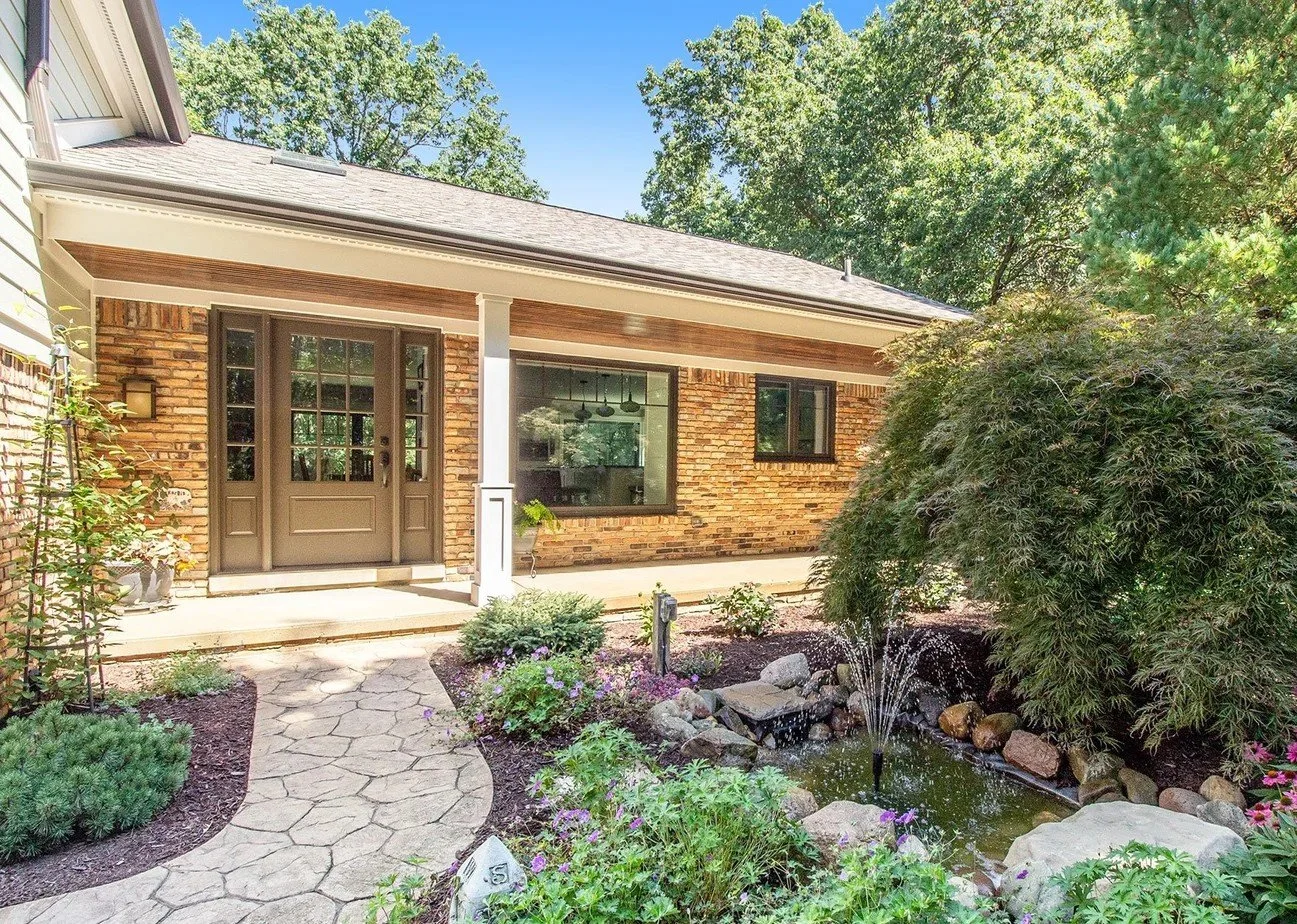 house+front+porch 1.jpg