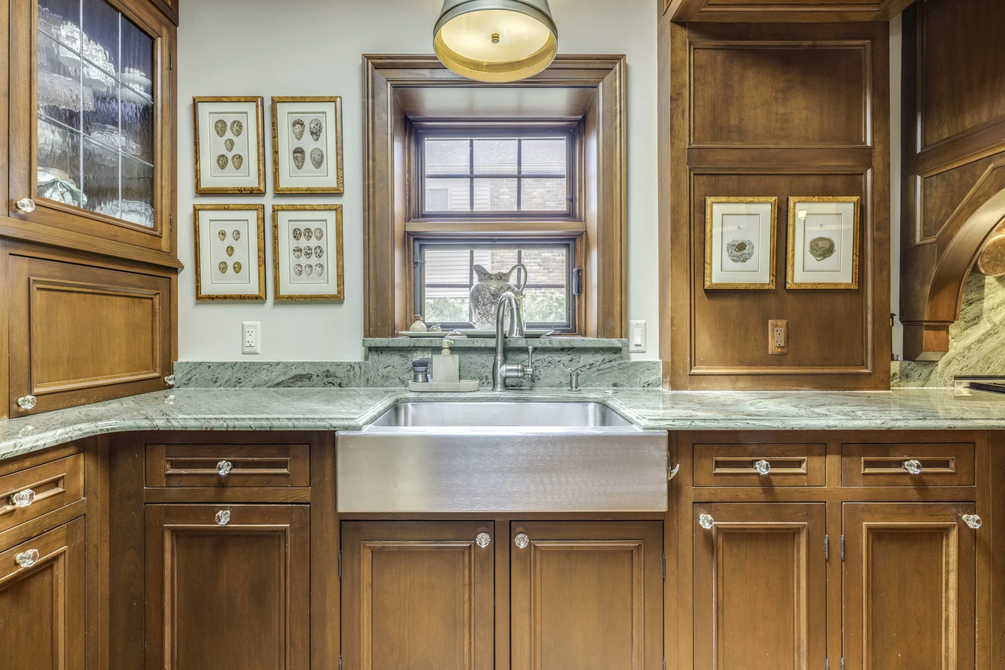 725 Grand Marais St (2).jpg