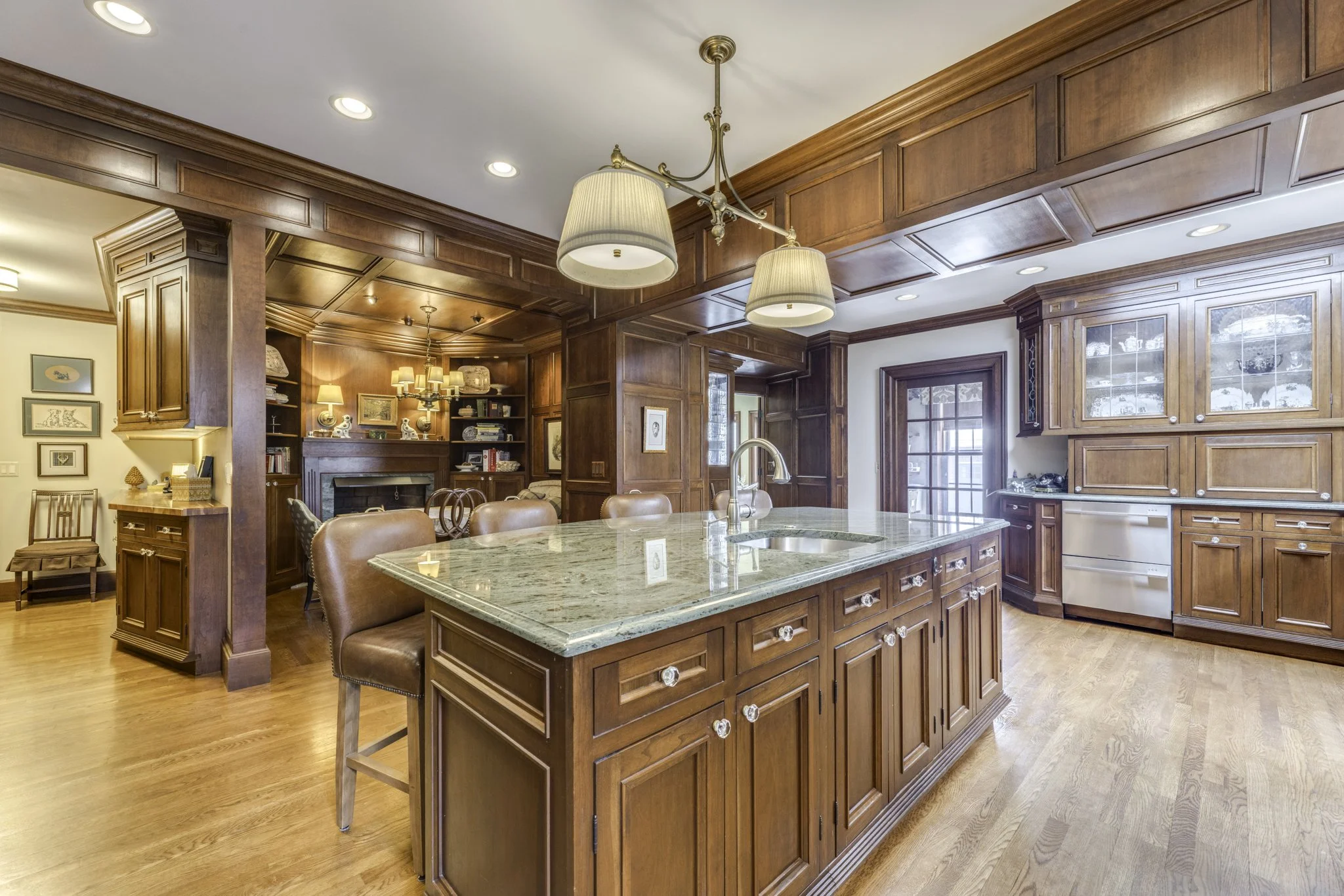 725 Grand Marais St (8 of 23).jpg