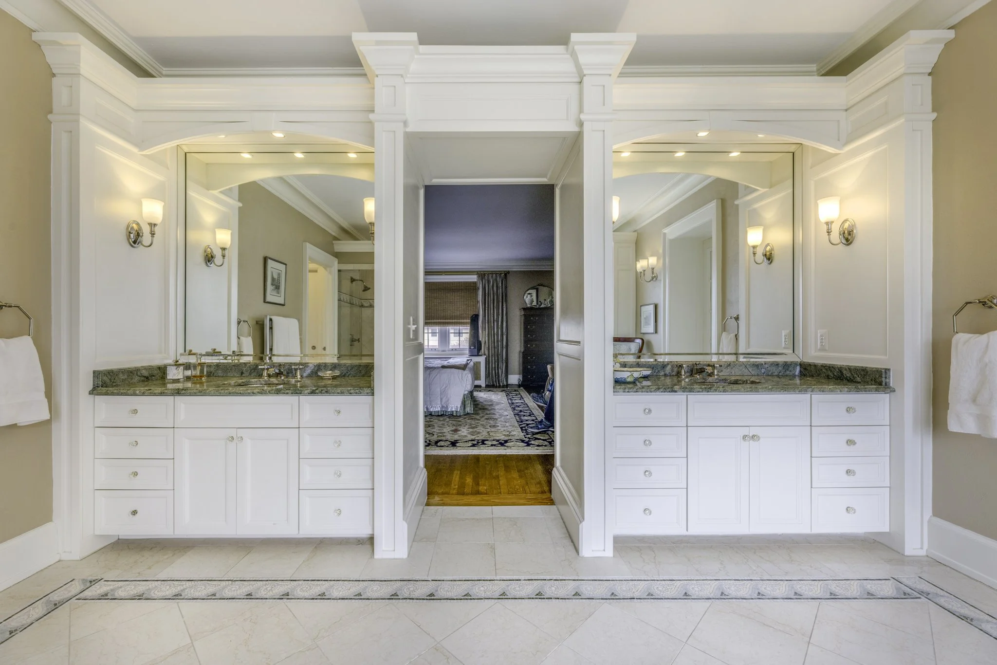 725 Grand Marais St (16 of 23).jpg