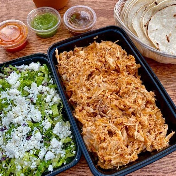 Tinga de pollo &ldquo;Taquiza&rdquo; makes 12 tacos of our delish chipotle/tomato chicken!! Comes w/ 12 corn tortillas, salsas 🙌🏽 limes, onion &amp; cilantro!! #weekendvibes #tacos🌮 #familymeal #openfortakeout #shoplocal @caviar @doordash