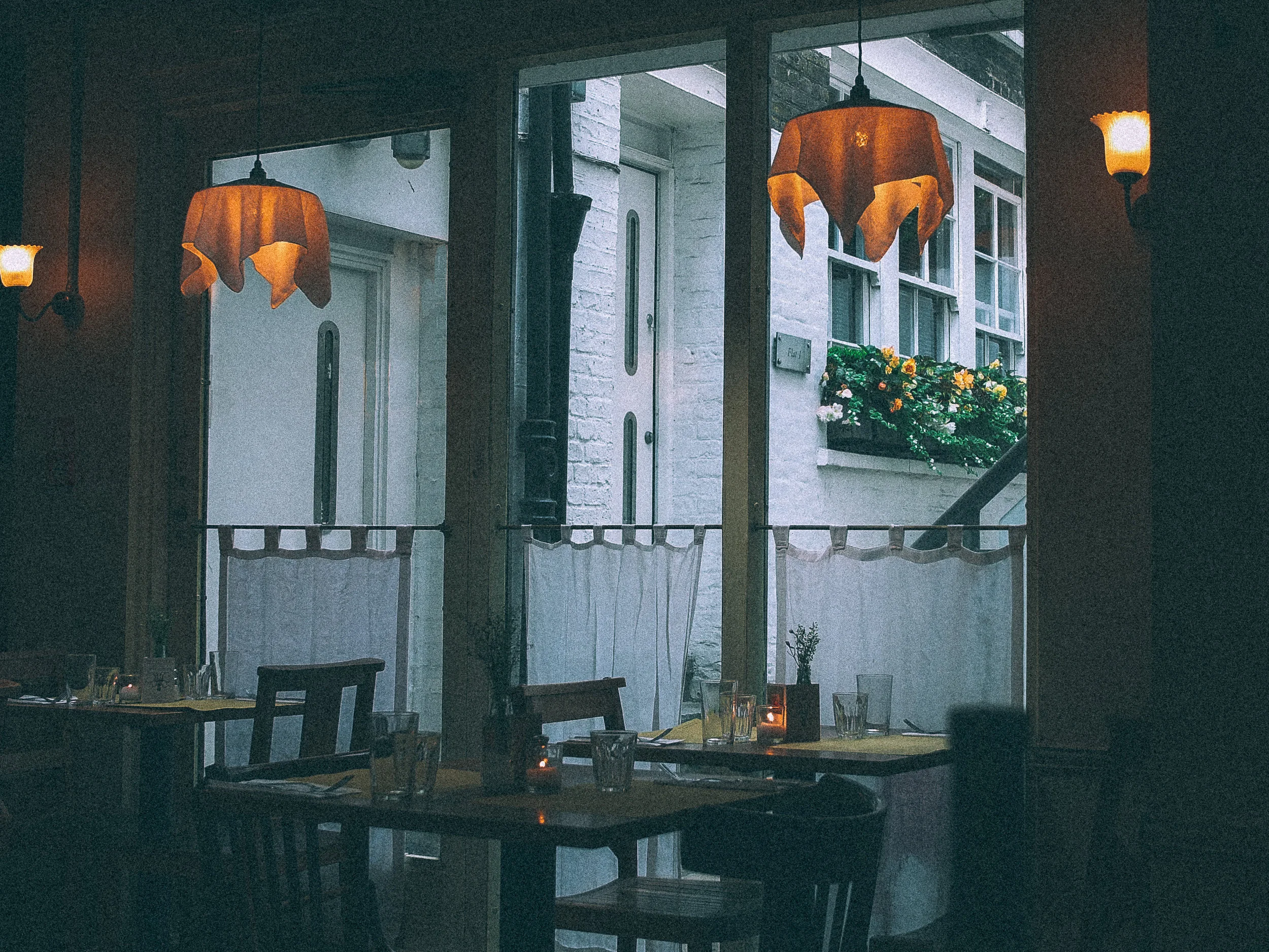 LondonCafe (1 of 1).jpg