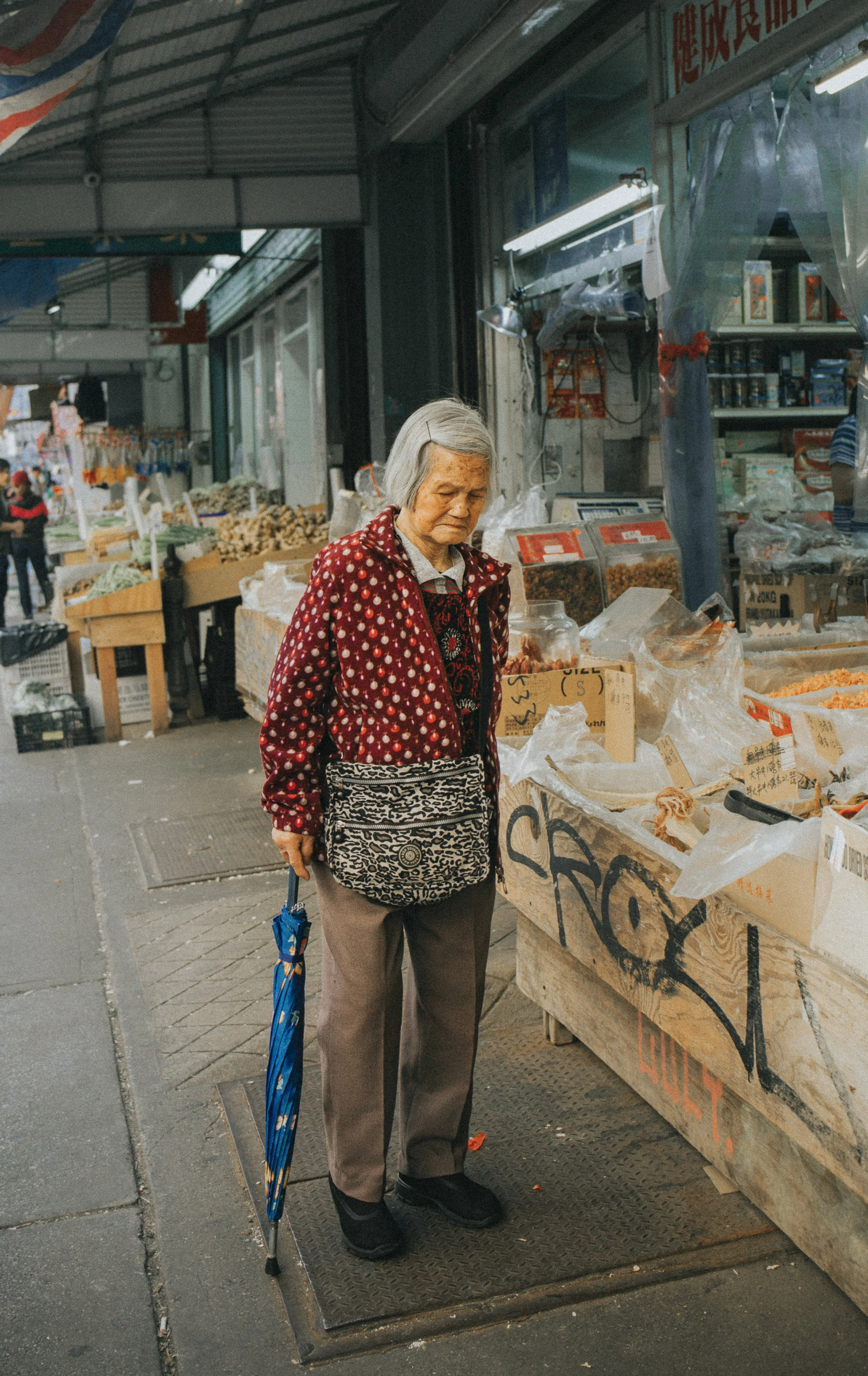 chinatowngranny (1 of 1).jpg