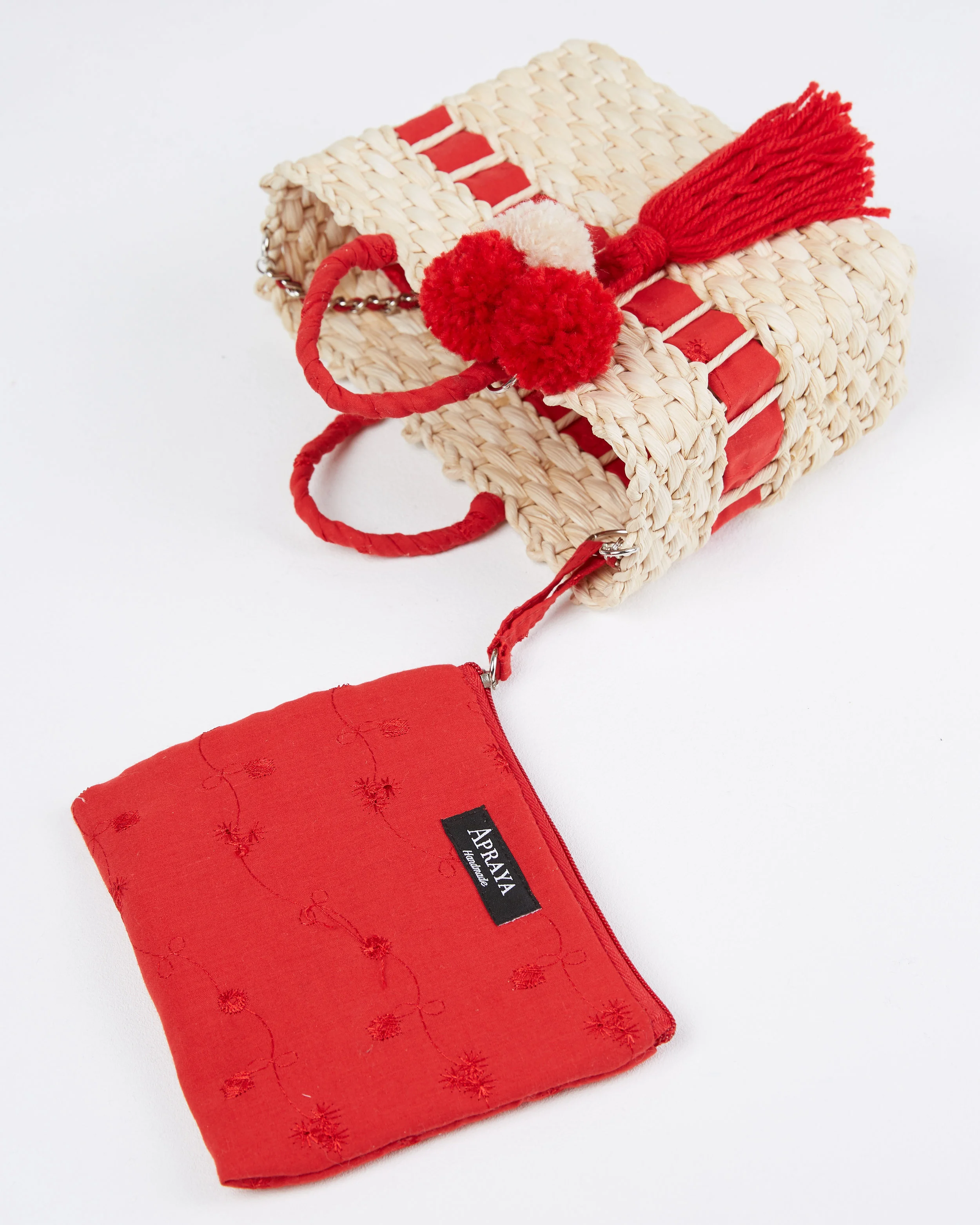 ROSANA - BRODERIE ROUGE 2.jpg