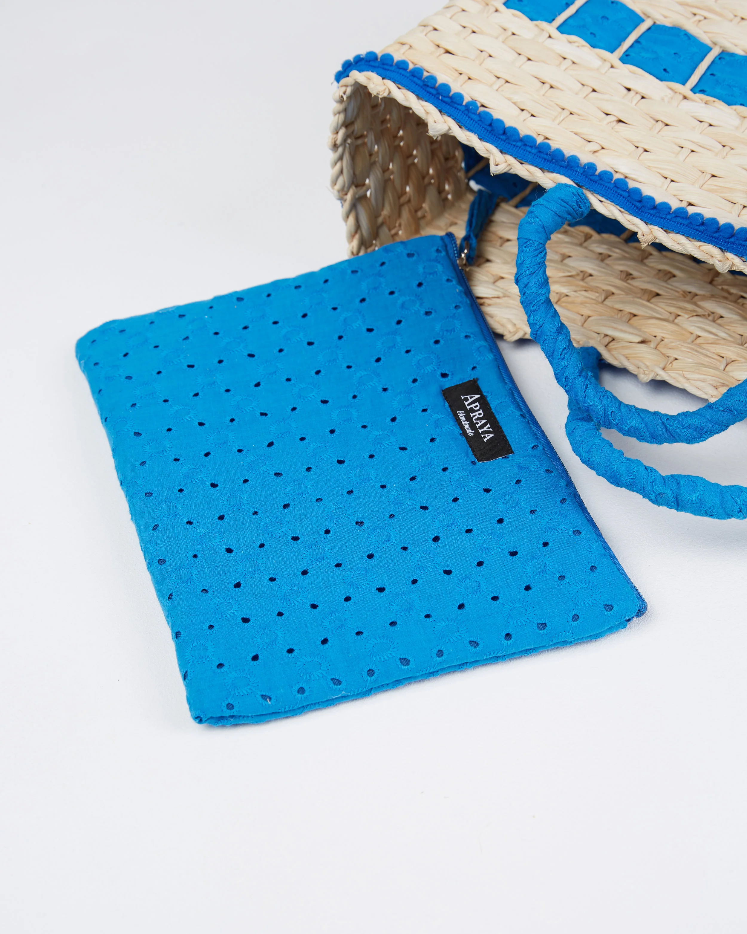LUISA - BRODERIE BLEU 2.jpg