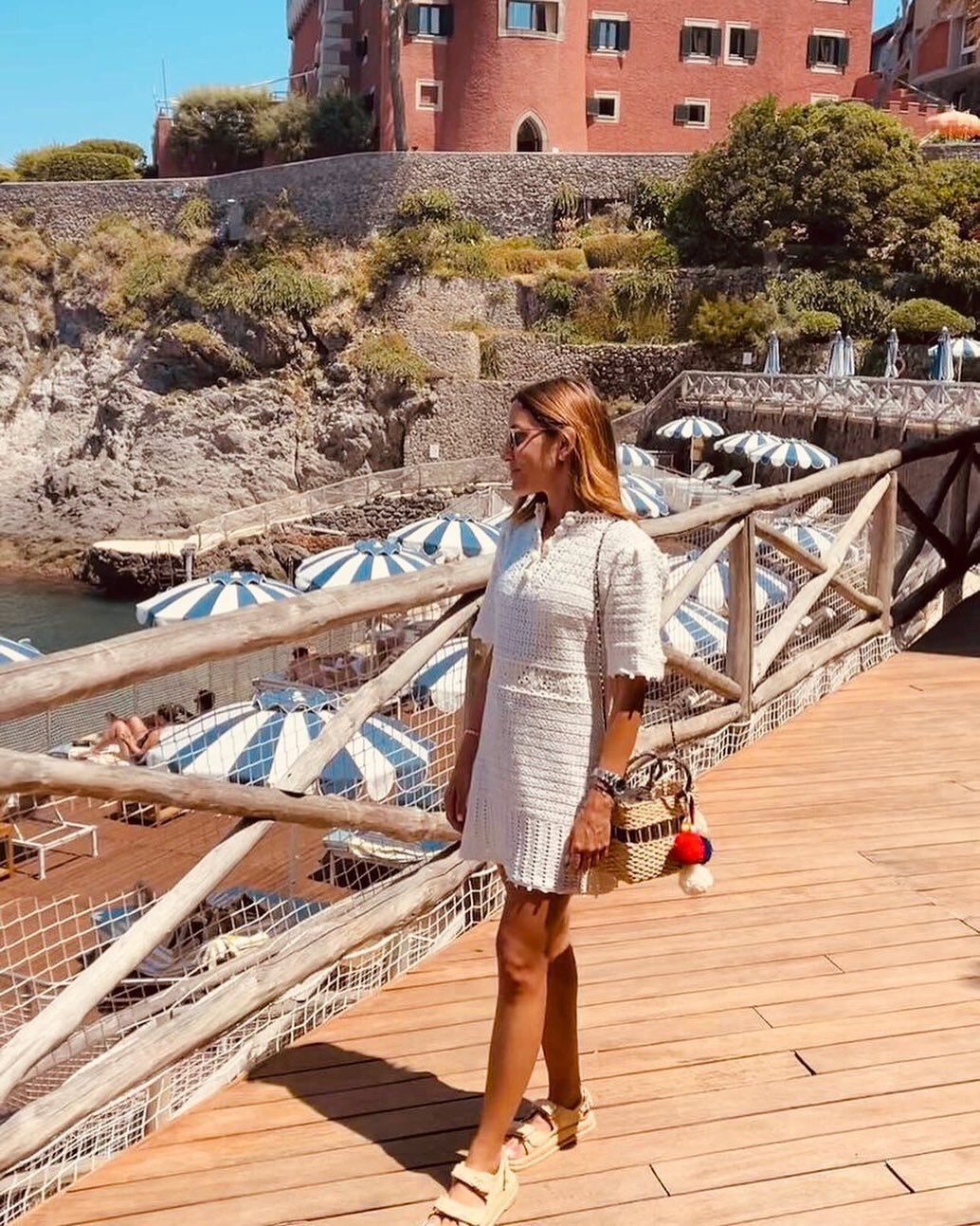 Apraya in a dream place 🇮🇹 with ❤️ @gitit_micenmacher #apraya #aprayaiseverywhere #ischia #dolcevita #summer23 #ootd #summerbag #handmade #loveourcustomers #sobeautiful