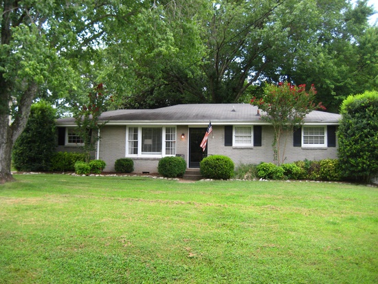 (So I found a picture of the first house Kyle and I ever bought on Zillow. We were 24, broke, and about to have a baby. Bless.)