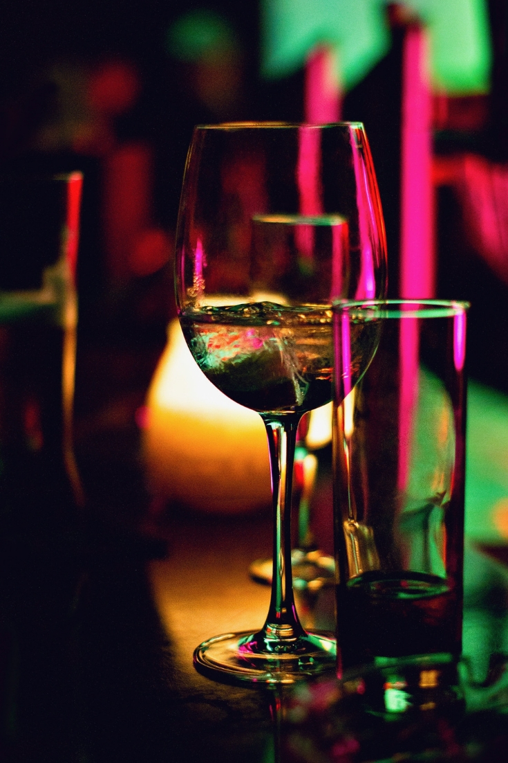 banner-somethings-gotta-give-04.jpg