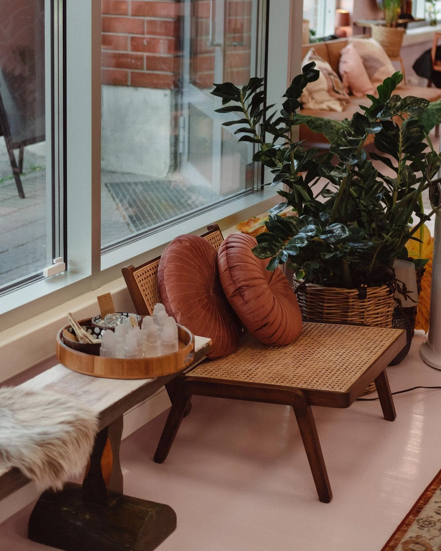 More work for Koto salons in Helsinki, this time at their new premises @kotosalonleppavaara 

#hairsalons #beautysalons #helsinkilove #finnishdesign #visitfinland #bristolcreatives #videographers #photographerlifestyle