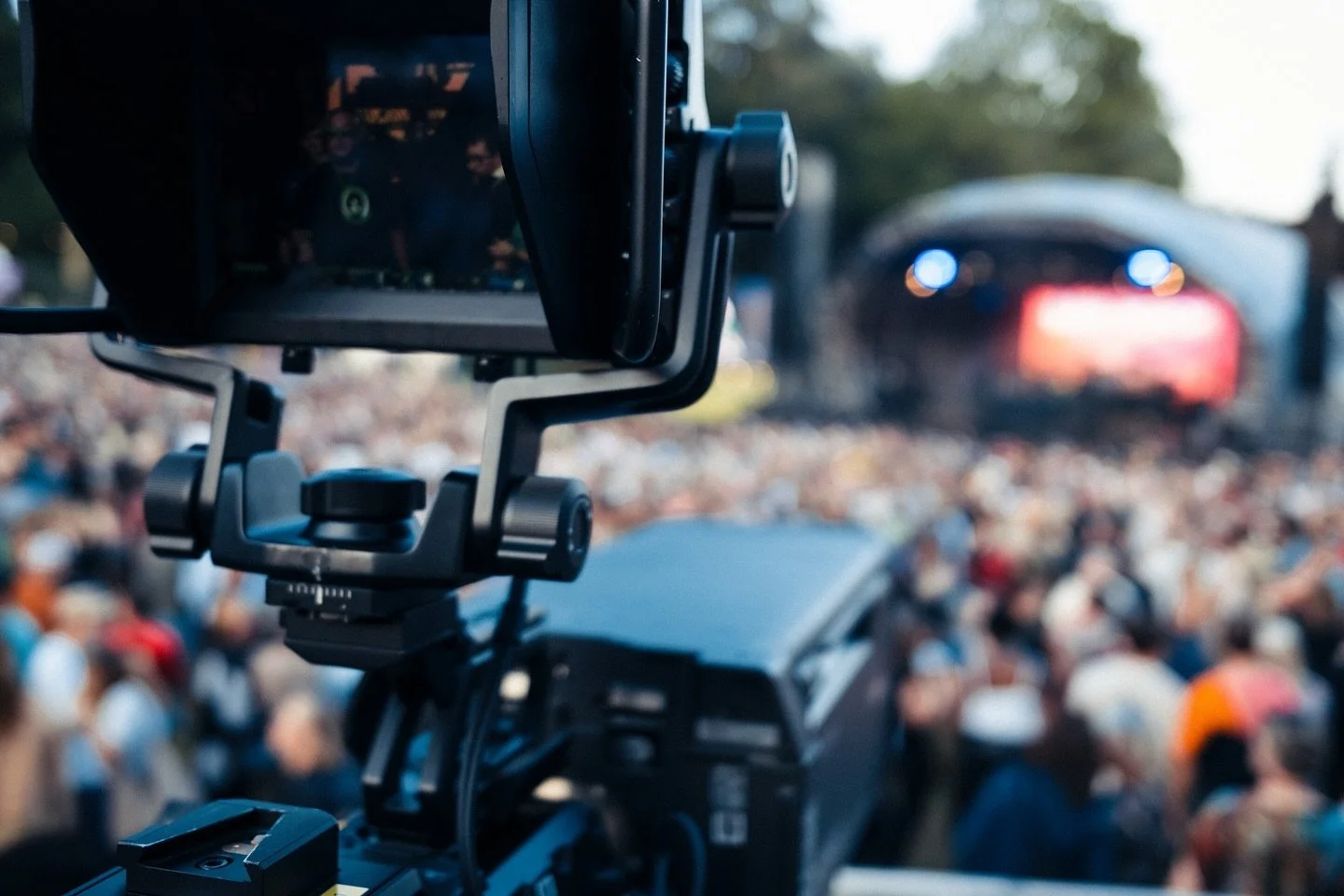 BTS looking back to three weekends working at @southfacingfestival alongside @wavecoproductions providing a team of cam ops and vision mixers for an incredible lineup. 

#liveproduction #stagecrew #camop #cameraoperator #visionmixer #artefactstudios 