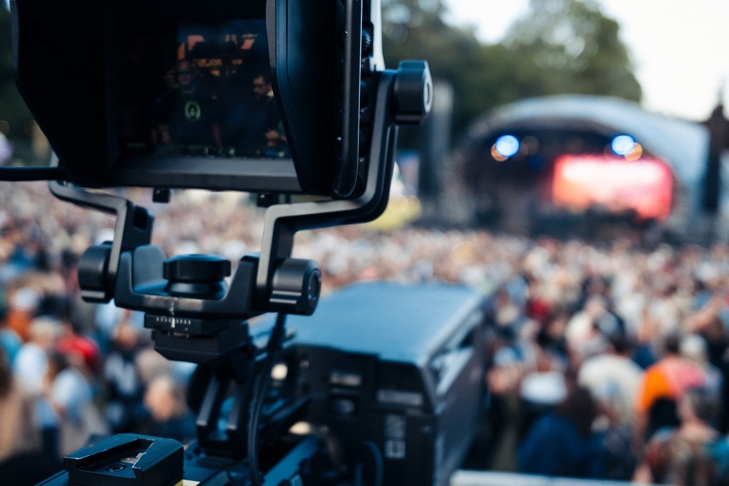 BTS looking back to three weekends working at @southfacingfestival alongside @wavecoproductions providing a team of cam ops and vision mixers for an incredible lineup. 

#liveproduction #stagecrew #camop #cameraoperator #visionmixer #artefactstudios 