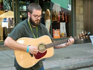 Jonathan-Singing.jpg