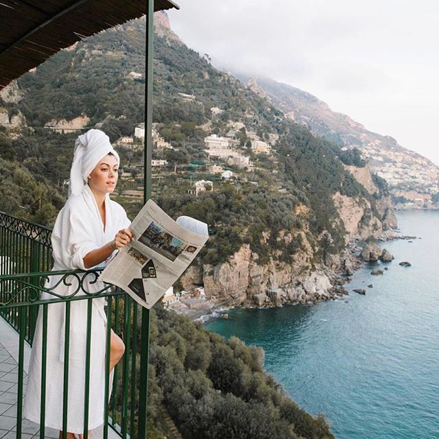 A HAIR CARE ROUTINE FOR YOUR HOLIDAY TRAVELS