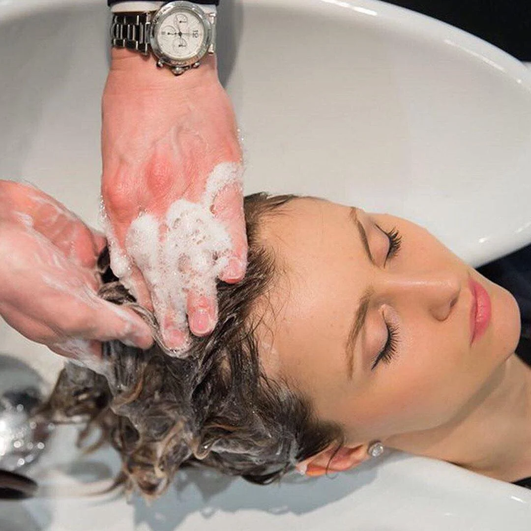 THIS IS WHAT HAPPENS WHEN YOU WASH YOUR HAIR ONCE A WEEK