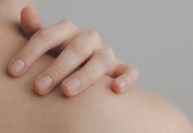 close-up-hand-nude-1727200.jpg