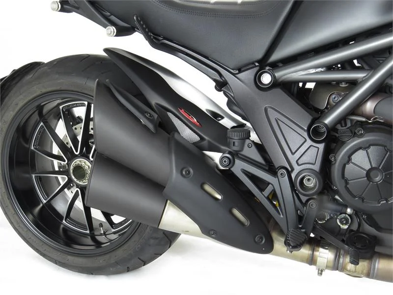 diavel-hugger-FlatBlack3.jpg