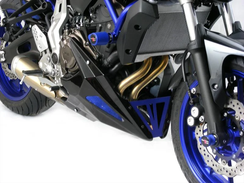 FZ-07BellypanBlackFitted2.jpg