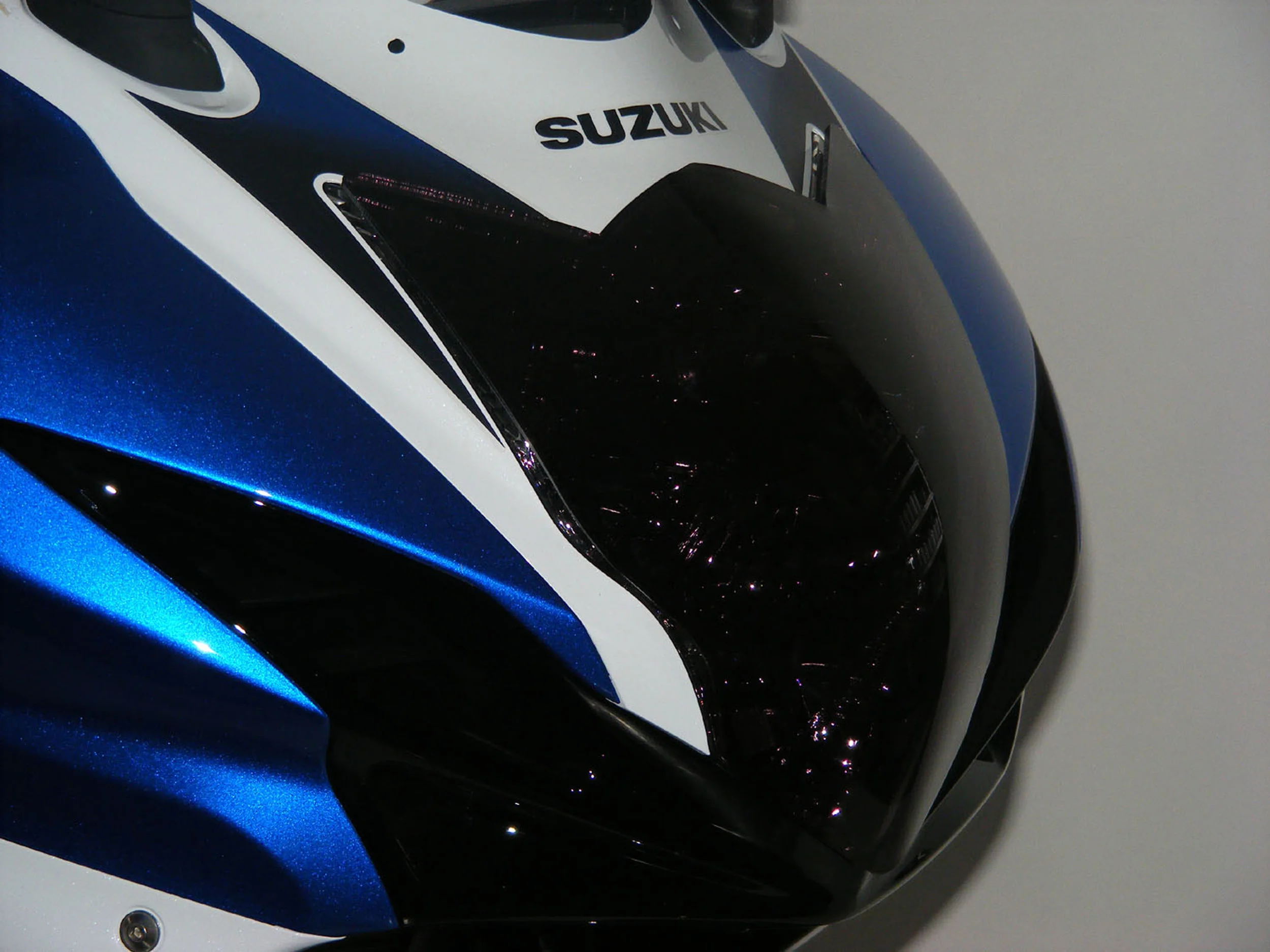 GSXR600 11 Dark Tint Lens Cover A.jpg