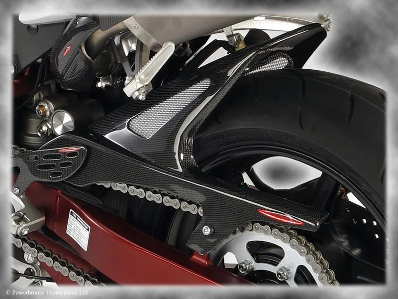r1_09HuggerCarbonFiberFitted1.jpg