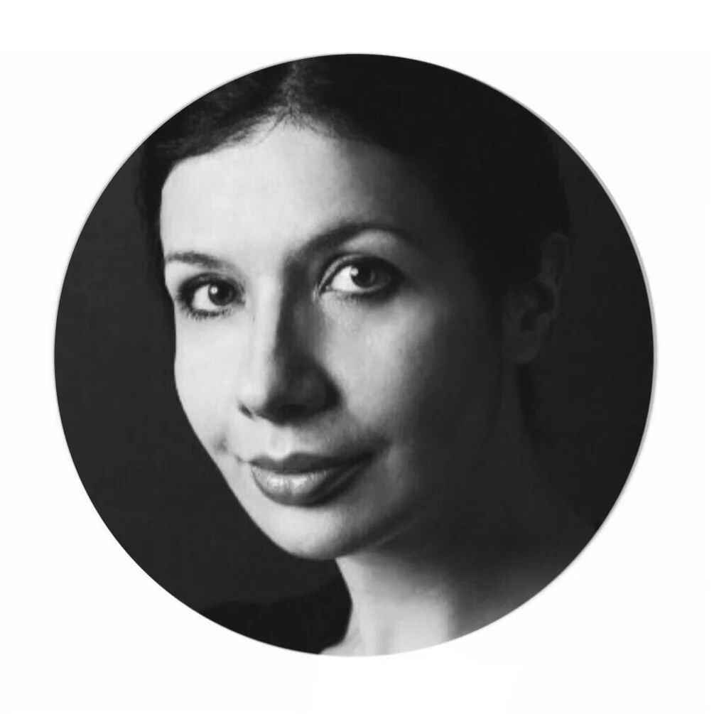 dessy levinson.jpg