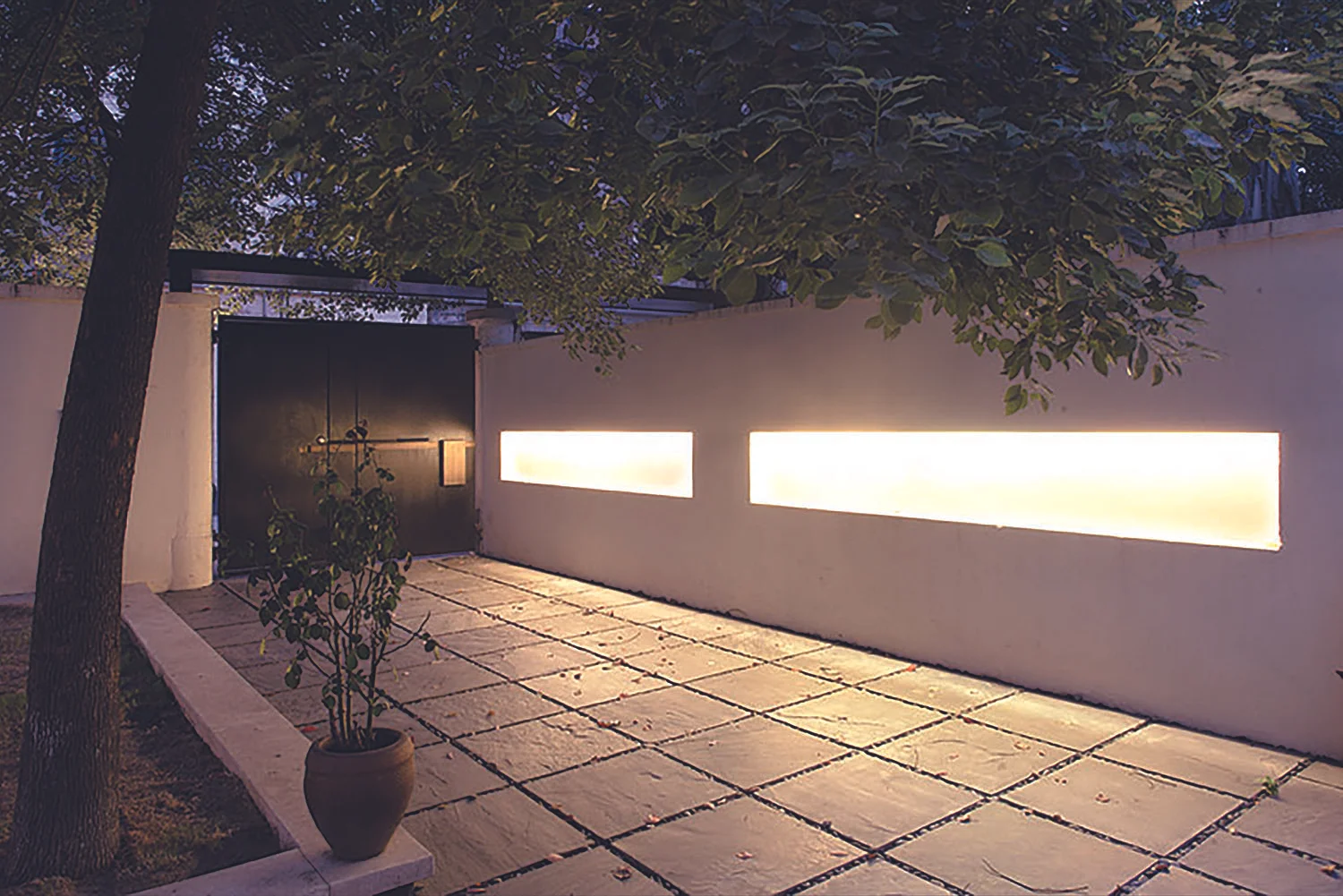 BV252 - Garden1.jpg