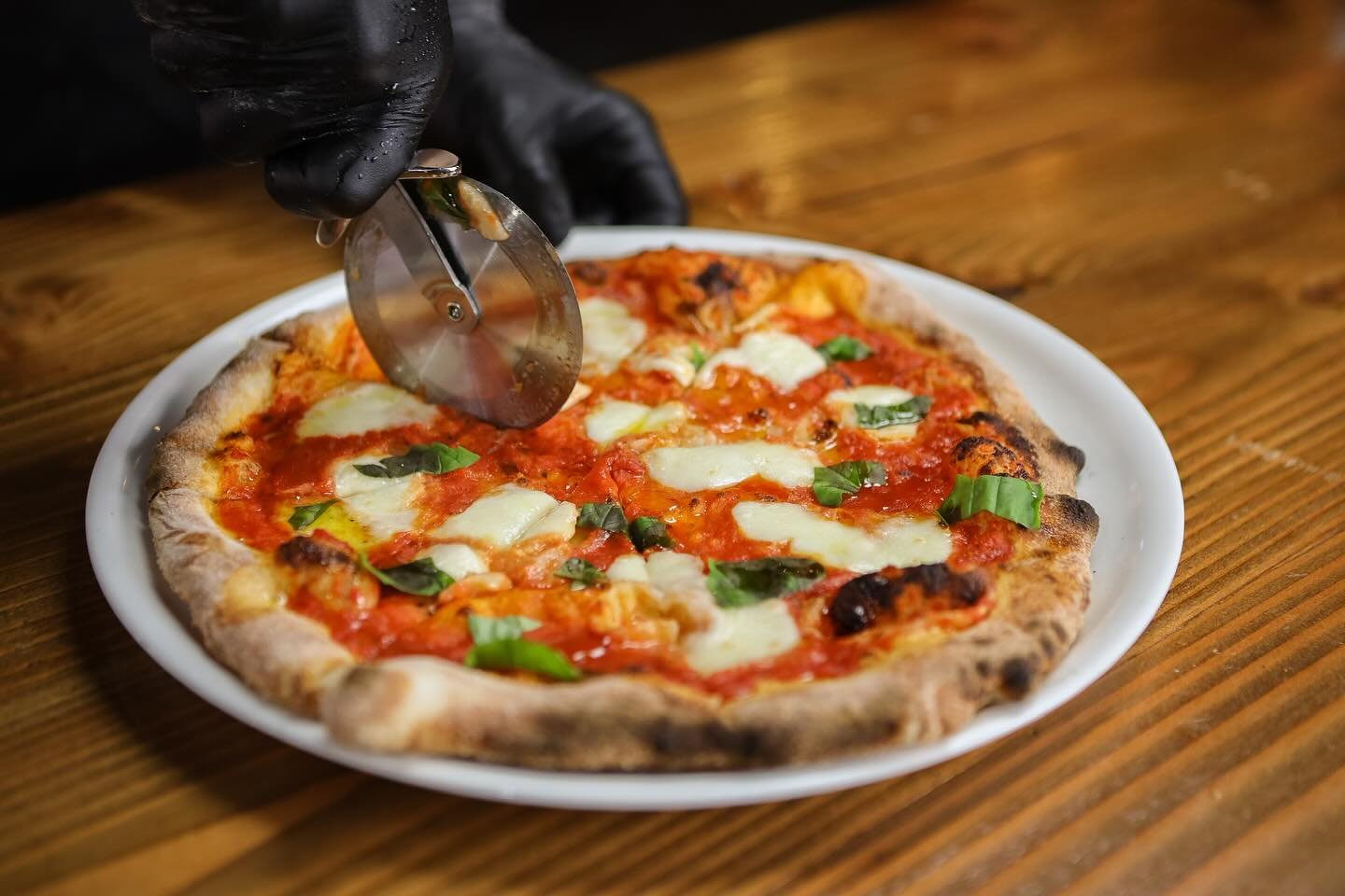 Mondays can be tough, make this one a little easier and let us cook for you. We're serving up Margherita pizzas along with the rest of our tasty wood-fired pizza menu all day from 12-8 pm for in-house and to-go. 

📞541-234-4013

#beachcrestbrewing #