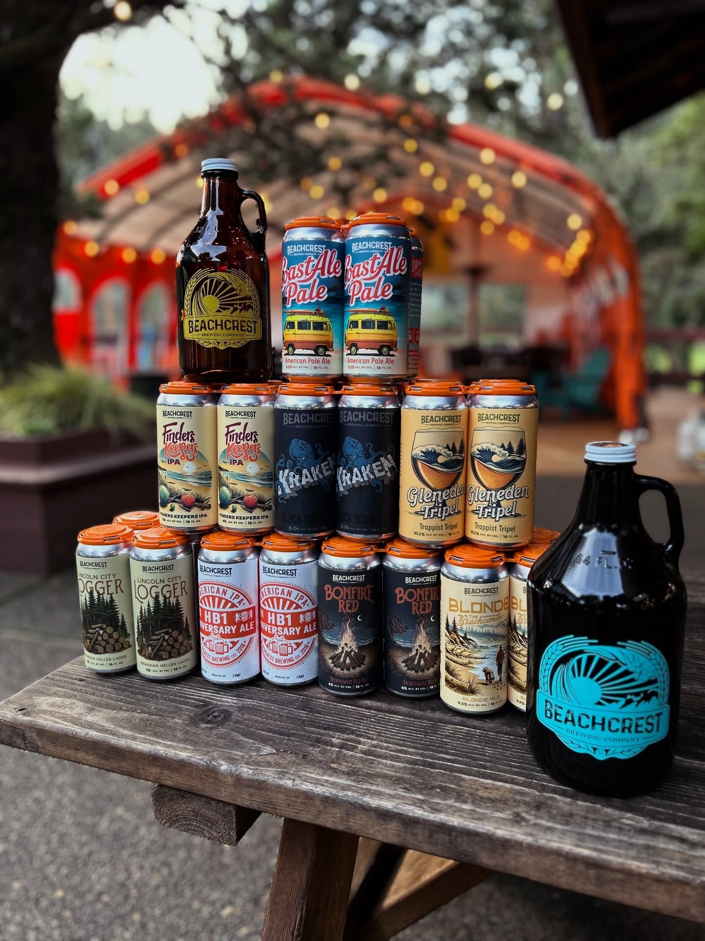 We&rsquo;ve got the to-go cooler ready with lots of great options for game day! 🏈 Swing by and grab a few of your favorites to share during the big game. 

#beachcrestbrewing #oregoncoastbeer #smallbatchbeer #drinklocalbeer #salishanmarketplace