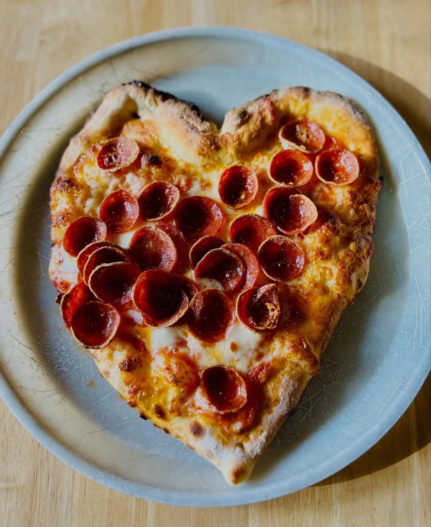 Valentine&rsquo;s Weekend is here 🩷🩷🩷

On Saturday and Sunday our kitchen will be serving some extra special treats:

❤️Reds &amp; Rucola Salad
house brined red beets, pistachios, sheep&rsquo;s milk cheese, seasoned chicken,
shaved fennel &amp; ar